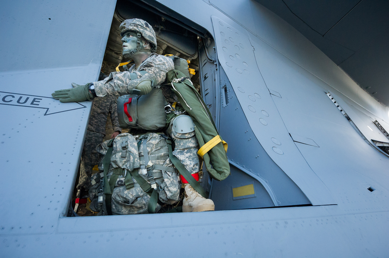 Illustration for article titled 50 Totally Stunning Combat Aircraft Photos Taken Around Alaska